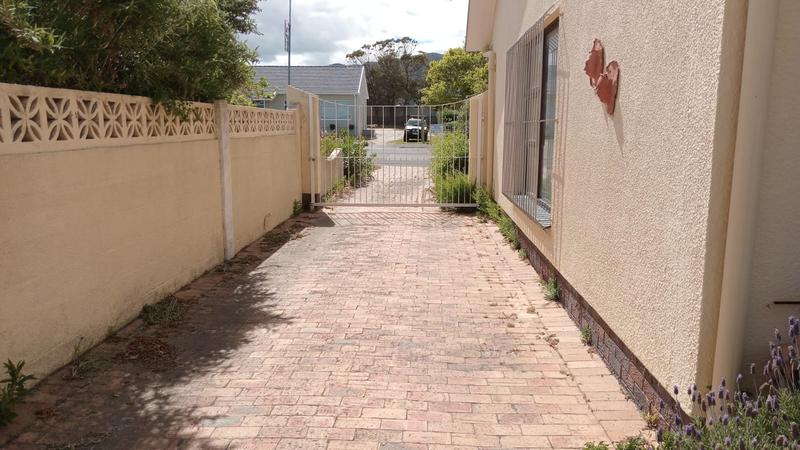 4 Bedroom Property for Sale in Gansbaai Central Western Cape